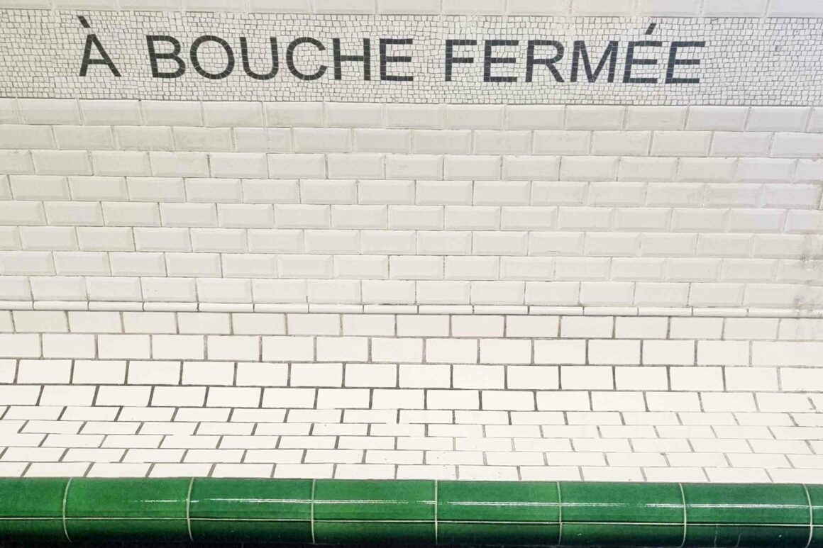 Poesia nei corridoio del métro di Parigi