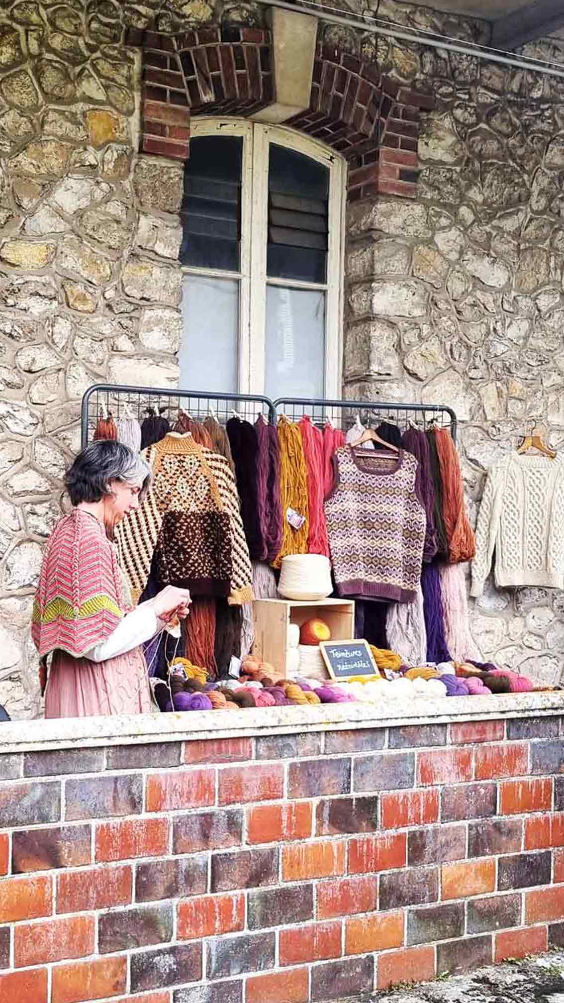 Festa medievale di Châteaudun, lana tinta a mano