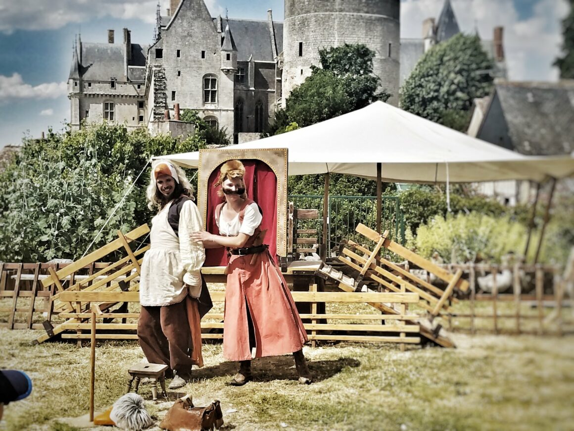 Festa medievale a Châteaudun, teatro di strada