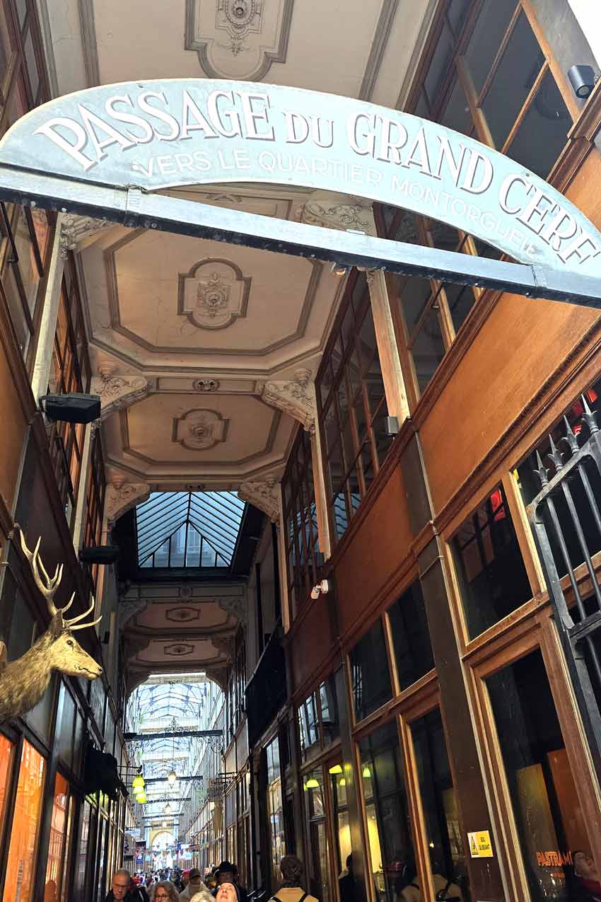 Passage du Grand Cerf, entrata