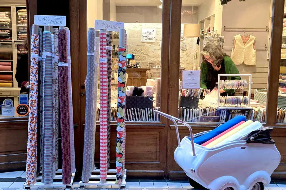 Passage du Grand Cerf, Lil Weasel