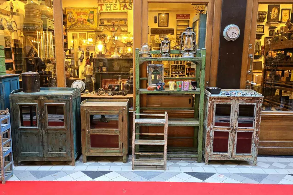 Passage du Grand Cerf, mobili rétro