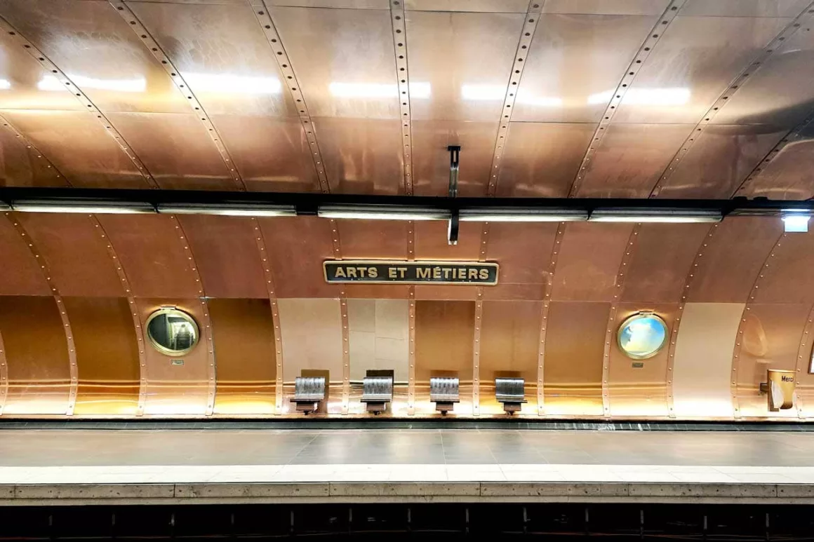 Parigi, stazione della metro Arts et Métiers linea 11