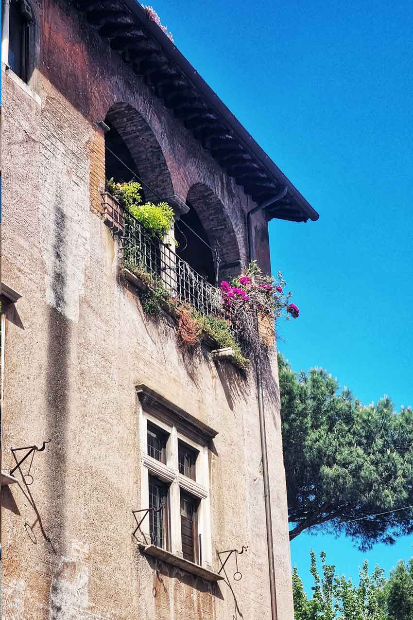 Roma, Trastevere, Piazza in Piscinula