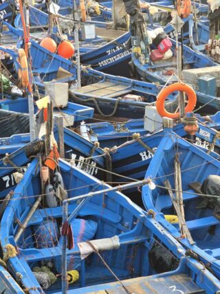Essaouira, Skala du port, bateaux bleus
