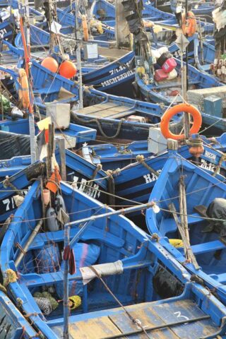 Essaouira, Skala du port, bateaux bleus
