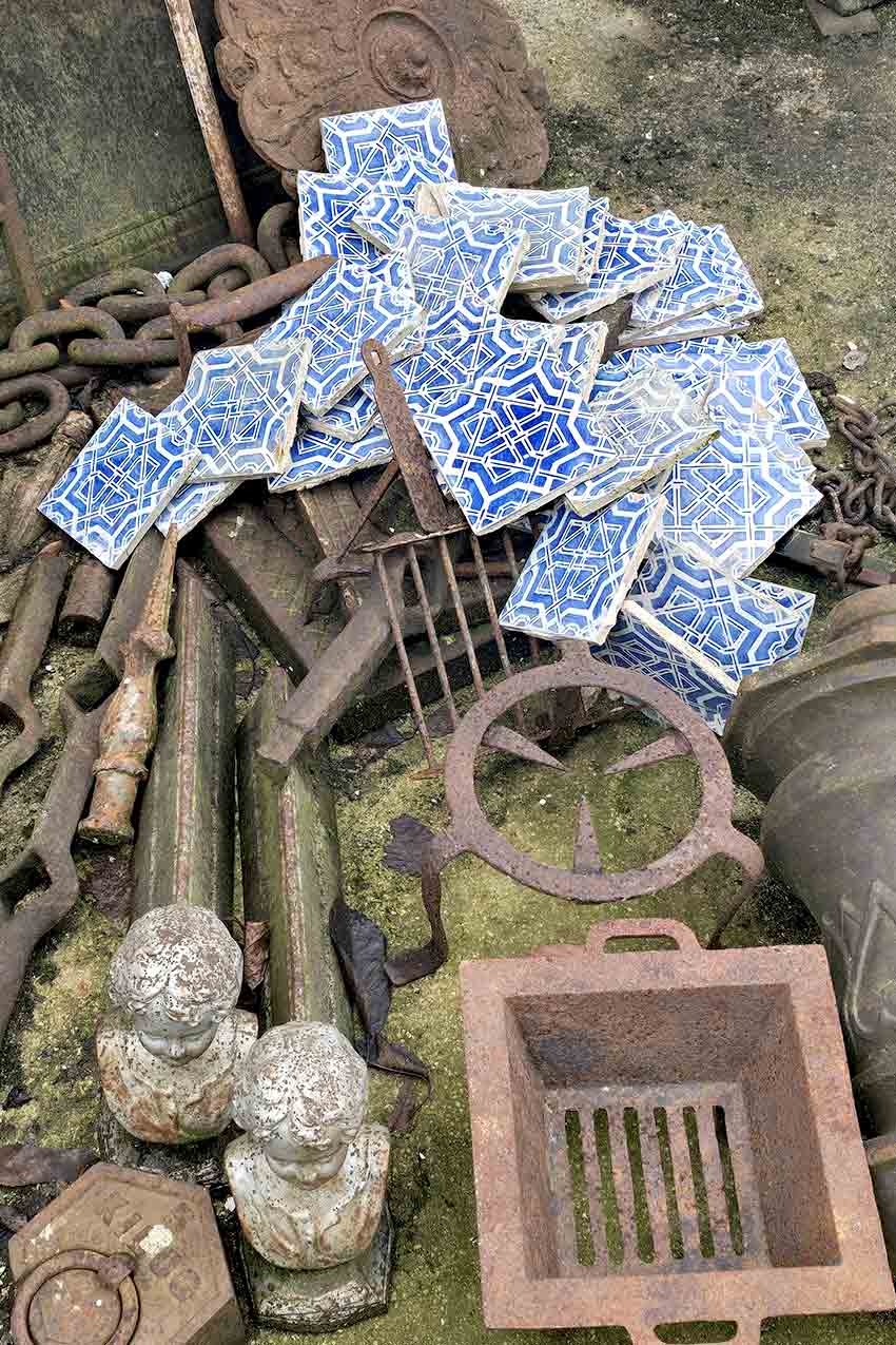 Francia, Fontainebleau, antiquario