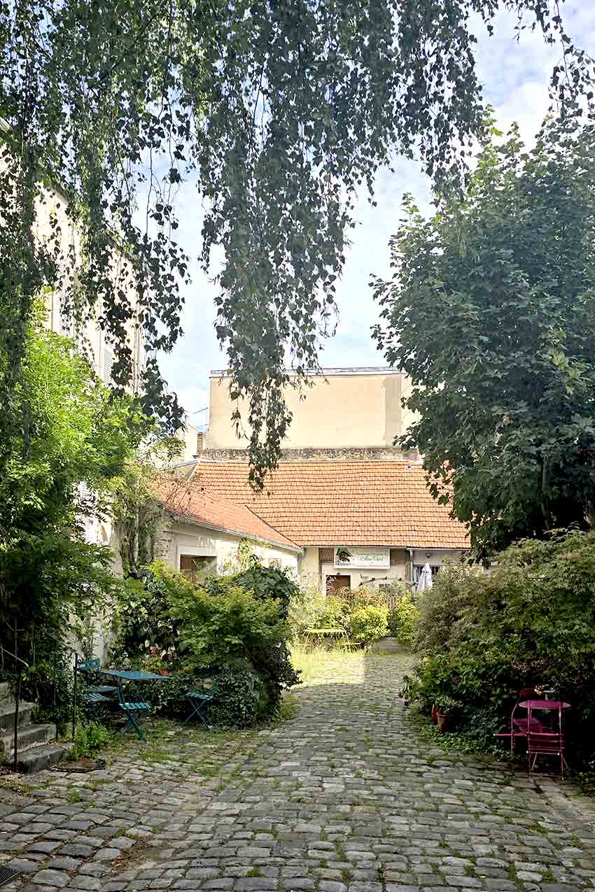 France, Fontainebleau, théâtre L’Âne Vert, rue des Sablons